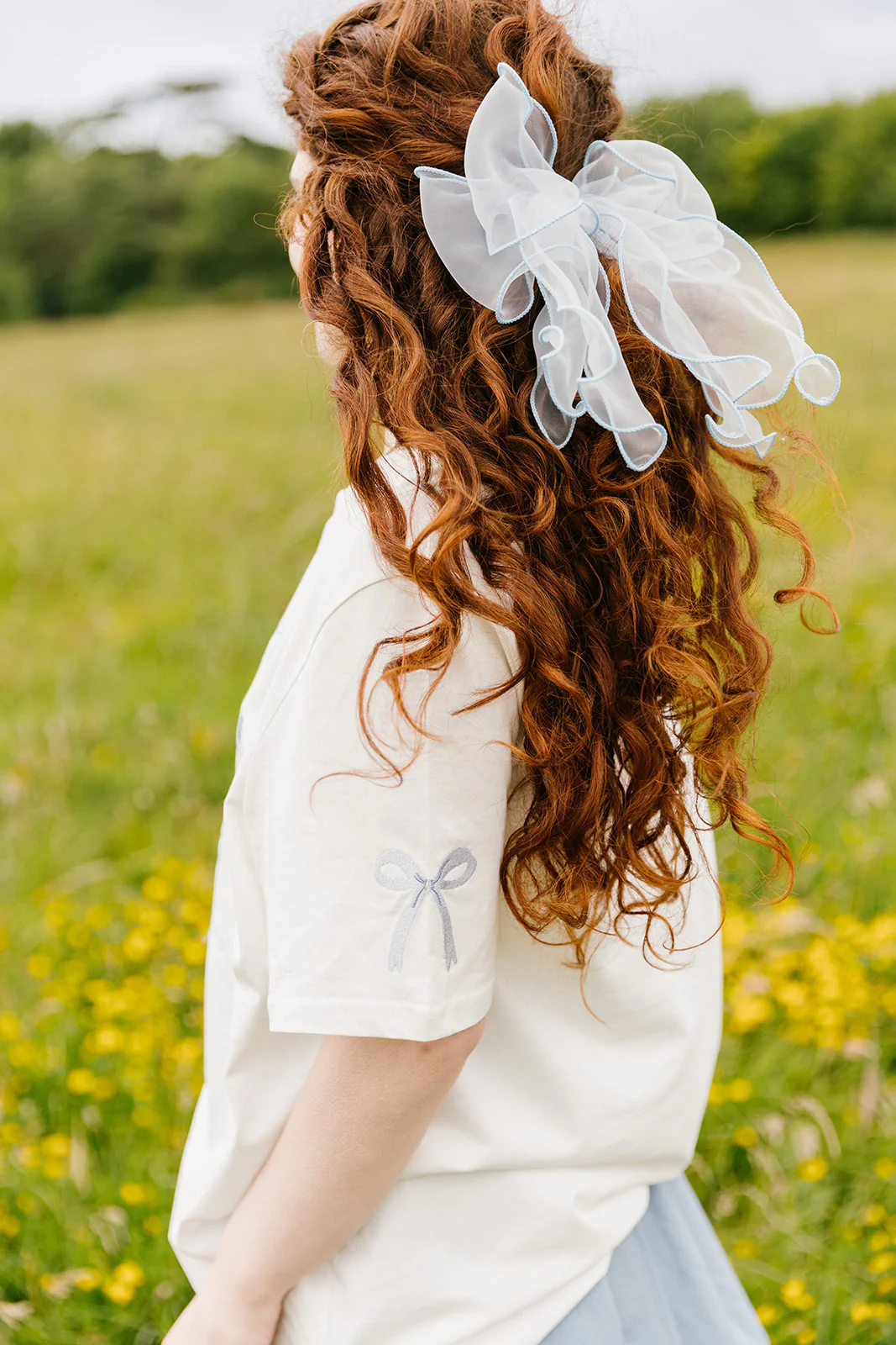 Bows Embroidered Organic T-Shirt - Image 4