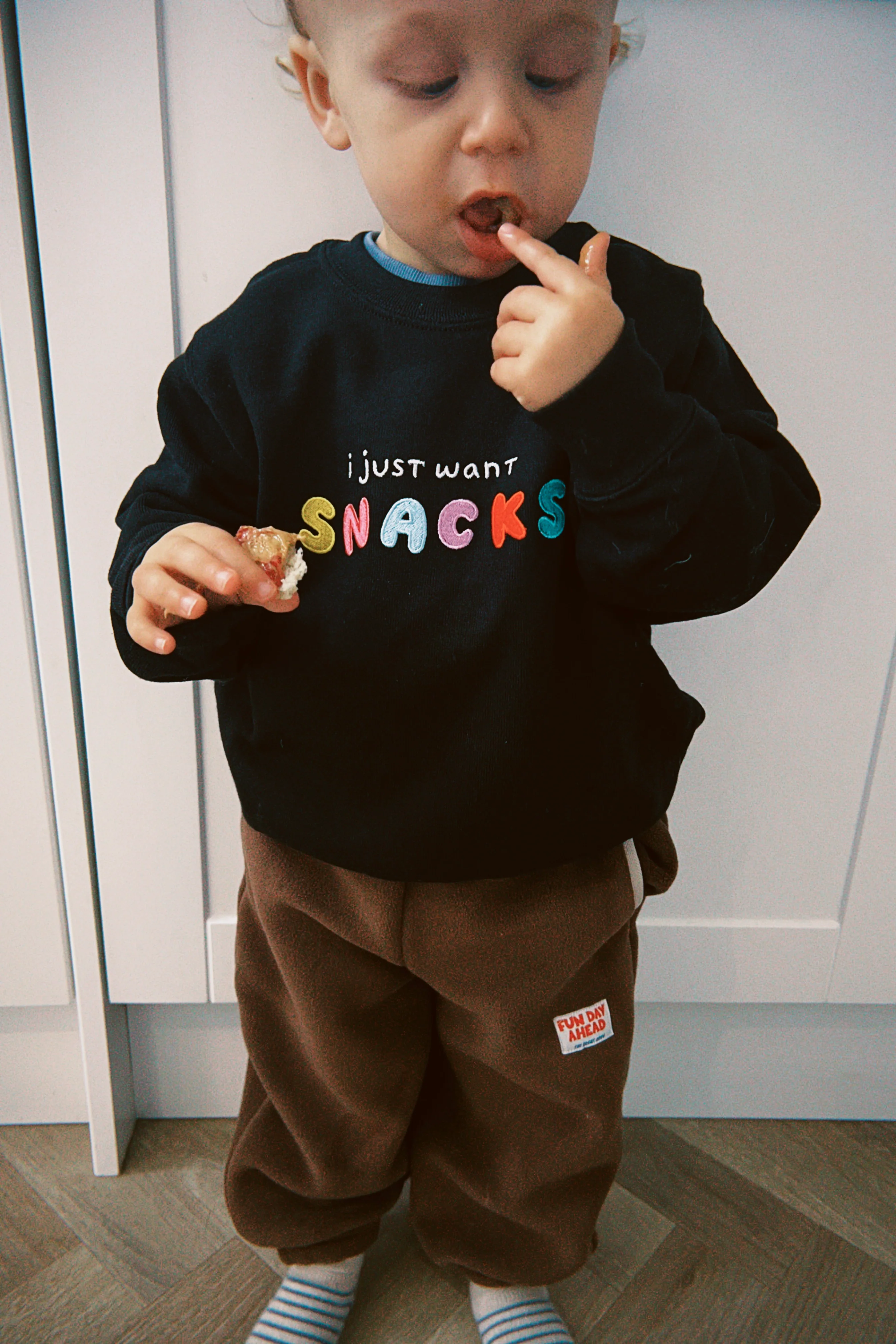 KIDS - I Just Want SNACKS Oversized Sweatshirt - Image 4