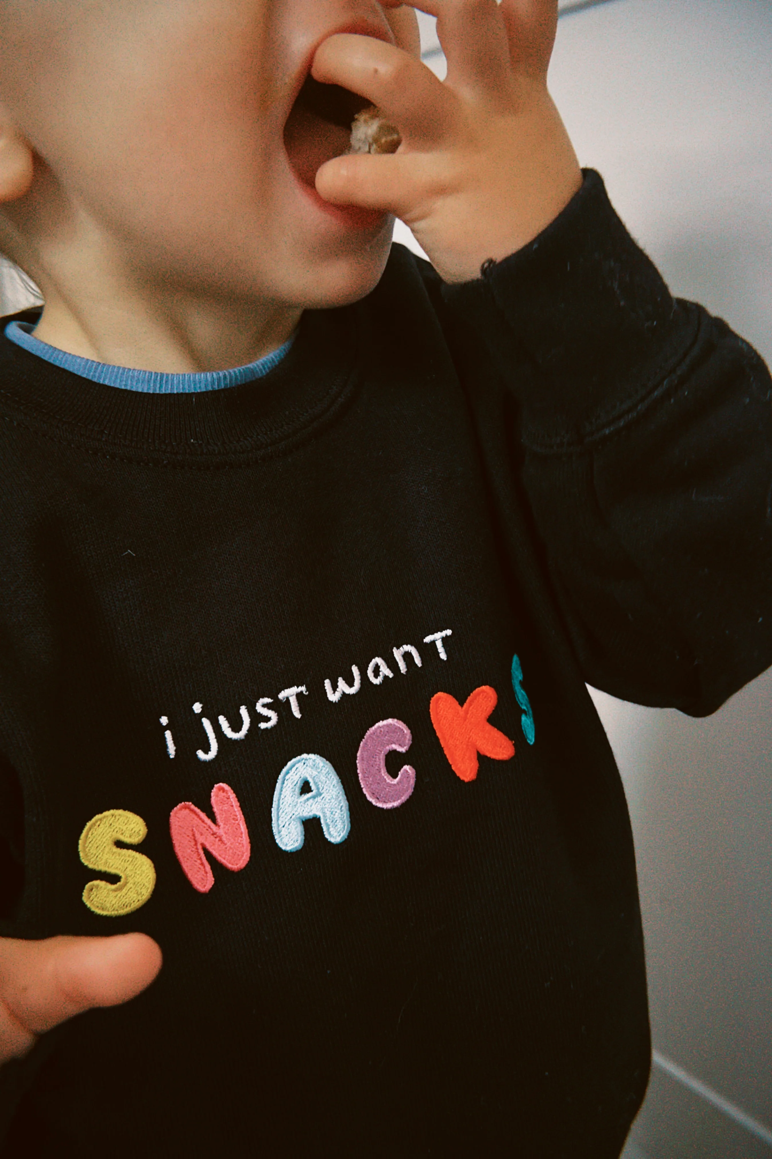 KIDS - I Just Want SNACKS Oversized Sweatshirt - Image 5