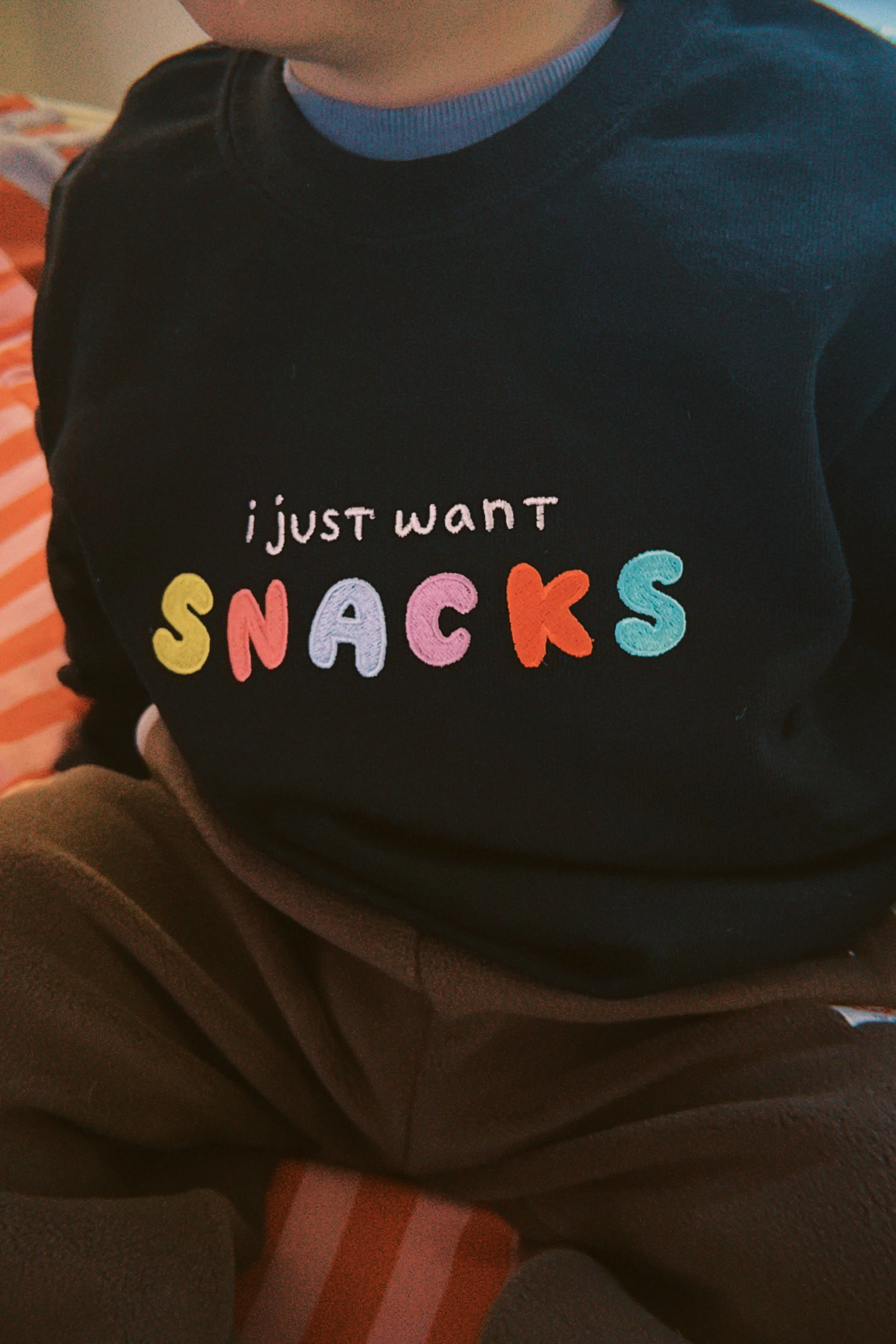 KIDS - I Just Want SNACKS Oversized Sweatshirt - Image 7