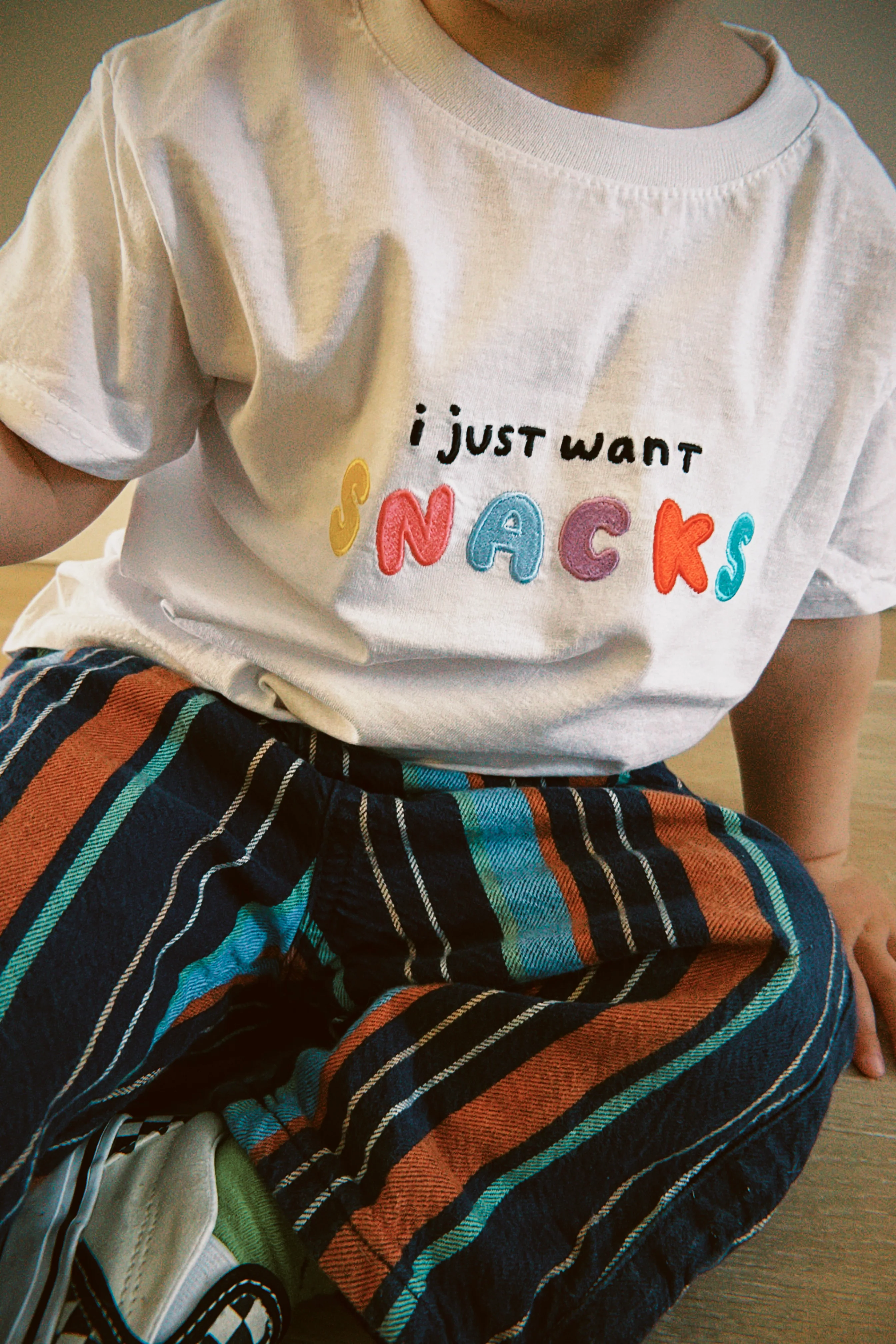KIDS - I Just Want SNACKS T-Shirt - Image 7